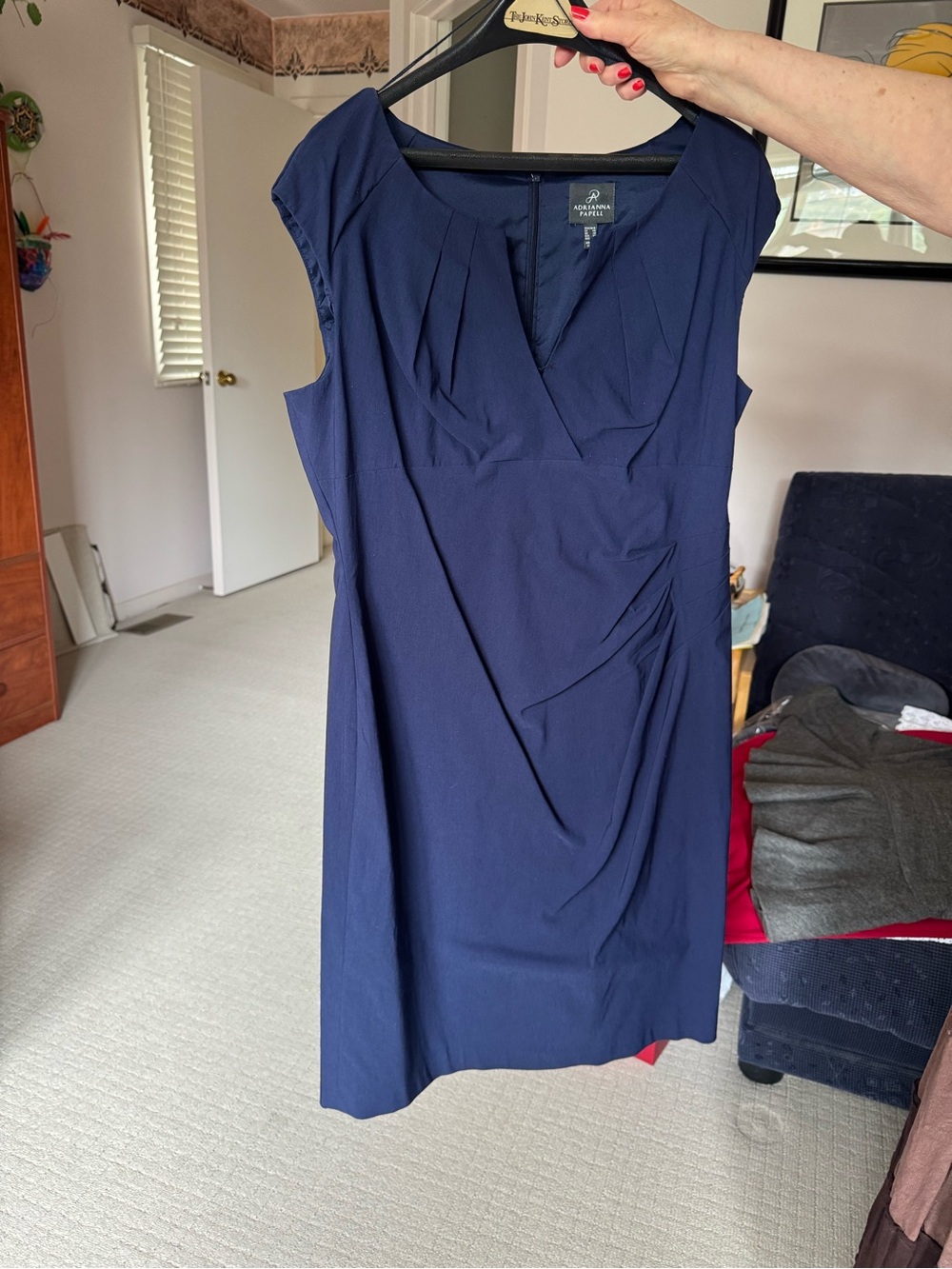 Adrianna Papell Navy Blue Pleated V-Neck Side-Ruched Sheath Dress